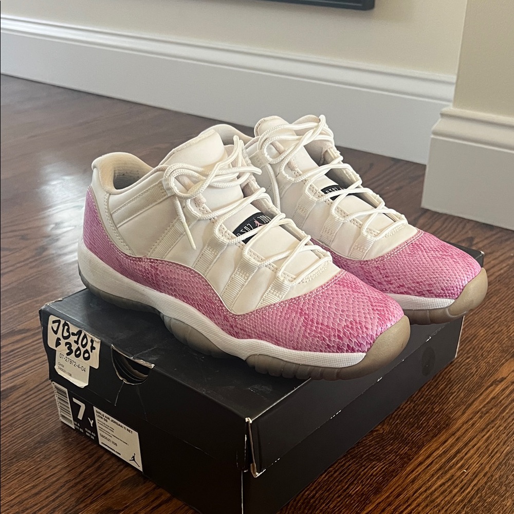 Air Jordan 11 Retro Low “Snake”